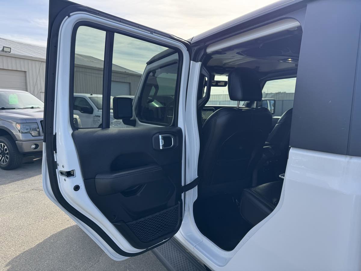 Used 2020 Jeep Gladiator Overland image 23