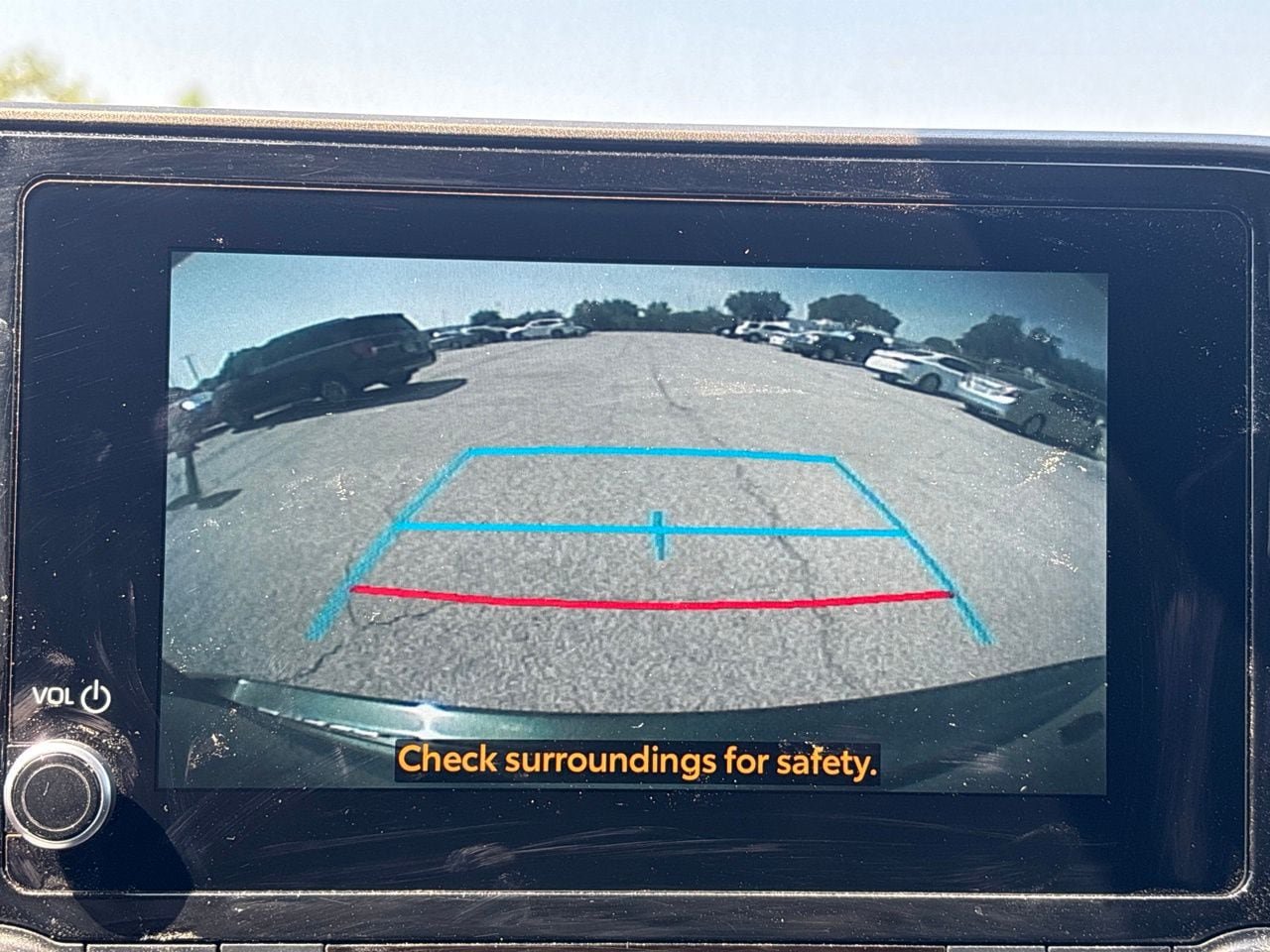 Used 2024 Toyota Highlander LE FWD image 9