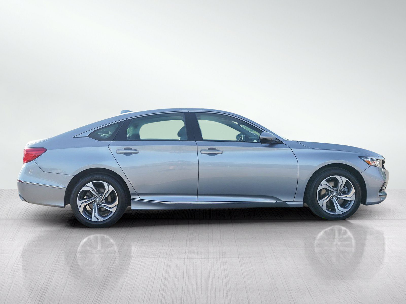 Used 2018 Honda Accord EX-L image 6