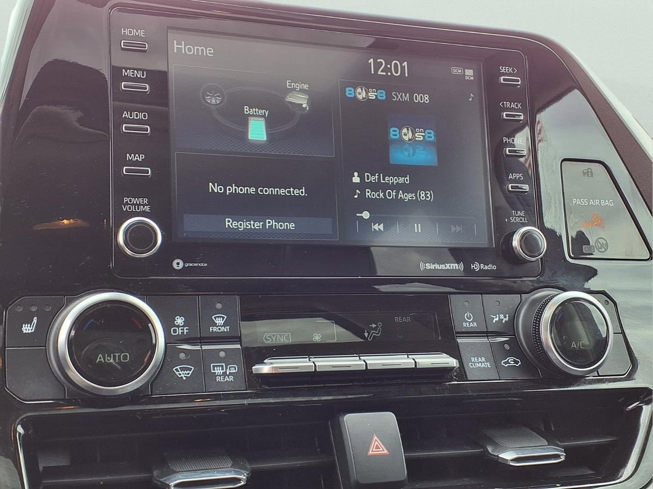 Used 2022 Toyota Highlander XLE image 19