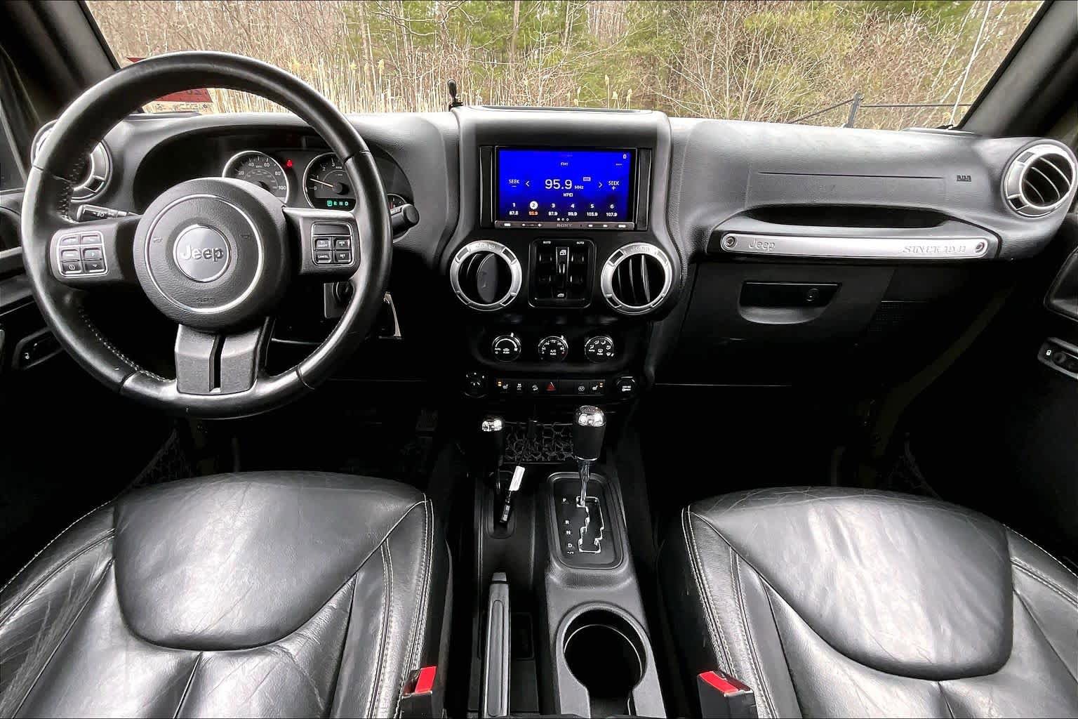Used 2015 Jeep Wrangler Unlimited Sahara w/ Dual Top Group AWD/4WD image 16