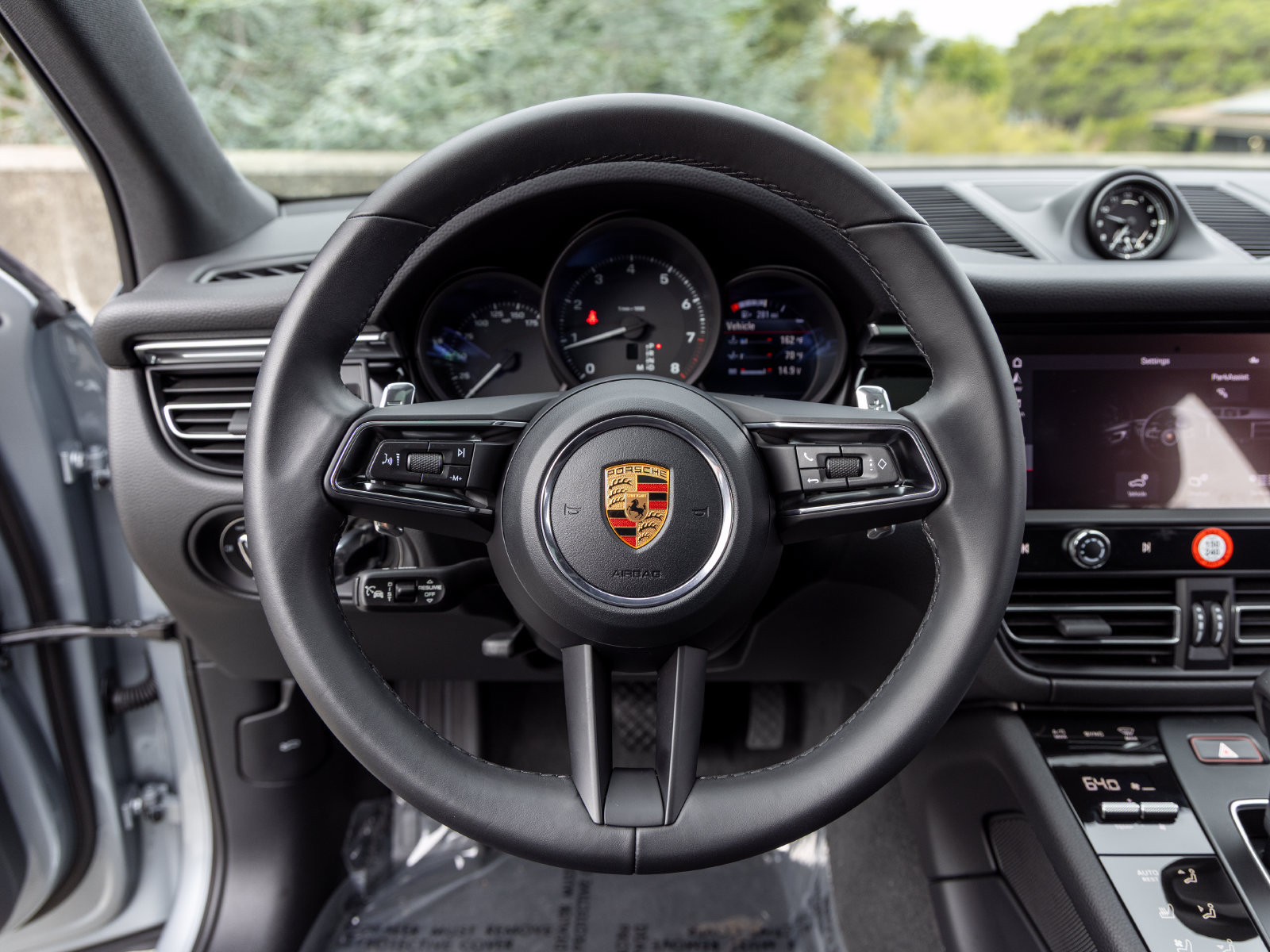 Used 2026 Porsche Macan AWD/4WD image 35