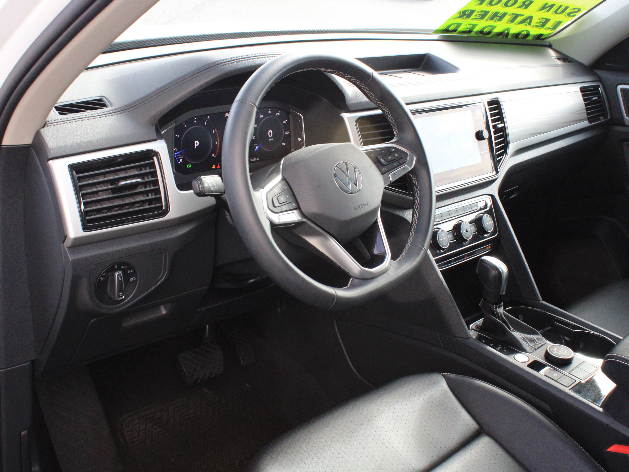 Used 2023 Volkswagen Atlas SEL AWD/4WD image 13