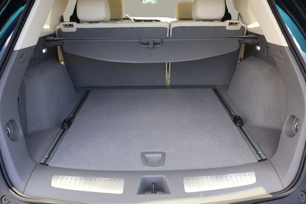 New 2026 Cadillac XT5 Premium Luxury FWD image 15