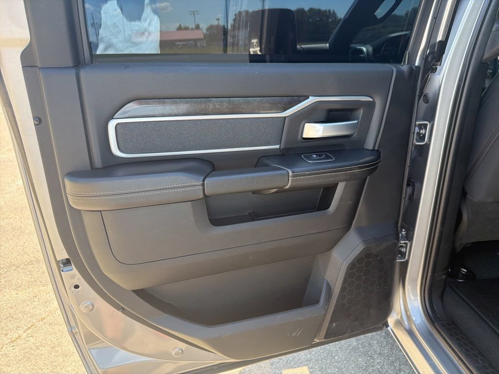 Used 2023 RAM 3500 Big Horn w/ Level 2 Equipment Group AWD/4WD image 16