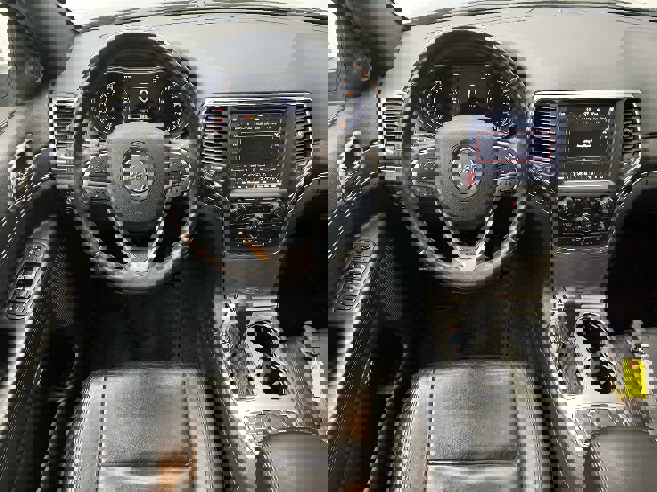 Used 2018 Jeep Grand Cherokee Limited image 14