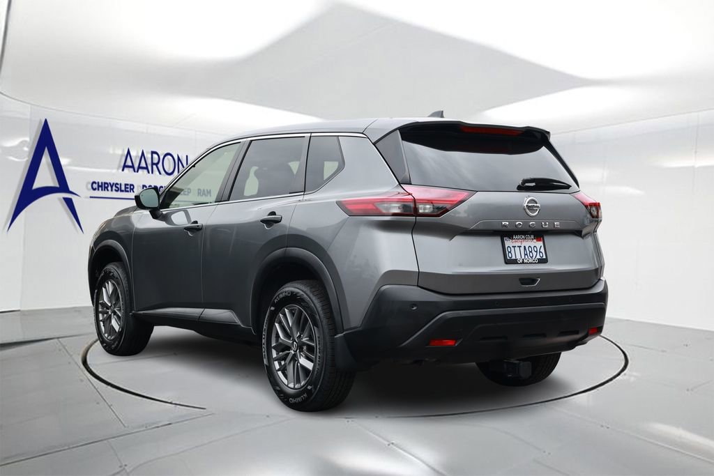 Used 2021 Nissan Rogue S FWD image 2