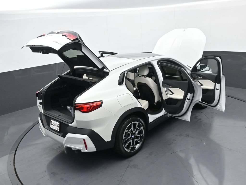 New 2026 BMW X2 xDrive28i w/ Technology Package AWD/4WD image 44