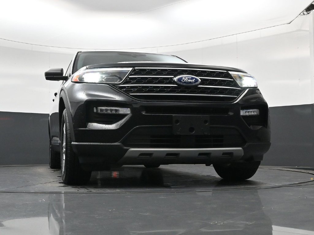 Used 2024 Ford Explorer XLT w/ Equipment Group 202A RWD image 27
