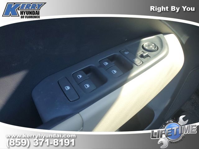 New 2026 Hyundai Venue SEL image 18