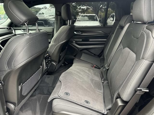 Used 2024 Jeep Grand Cherokee L Laredo AWD/4WD image 16