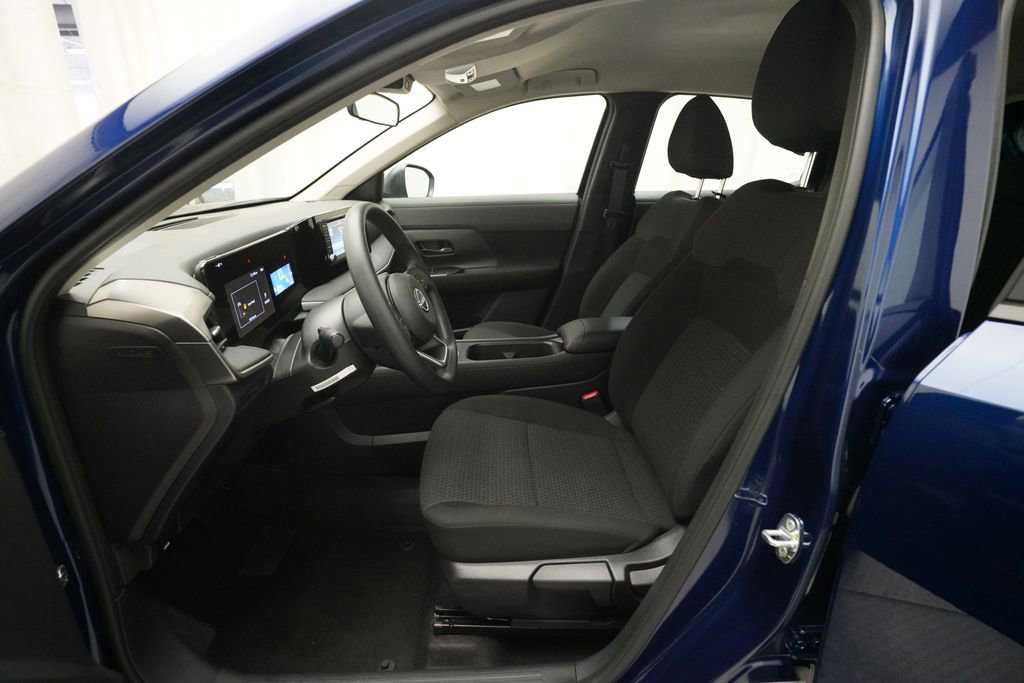 Certified 2025 Nissan Kicks S image 7