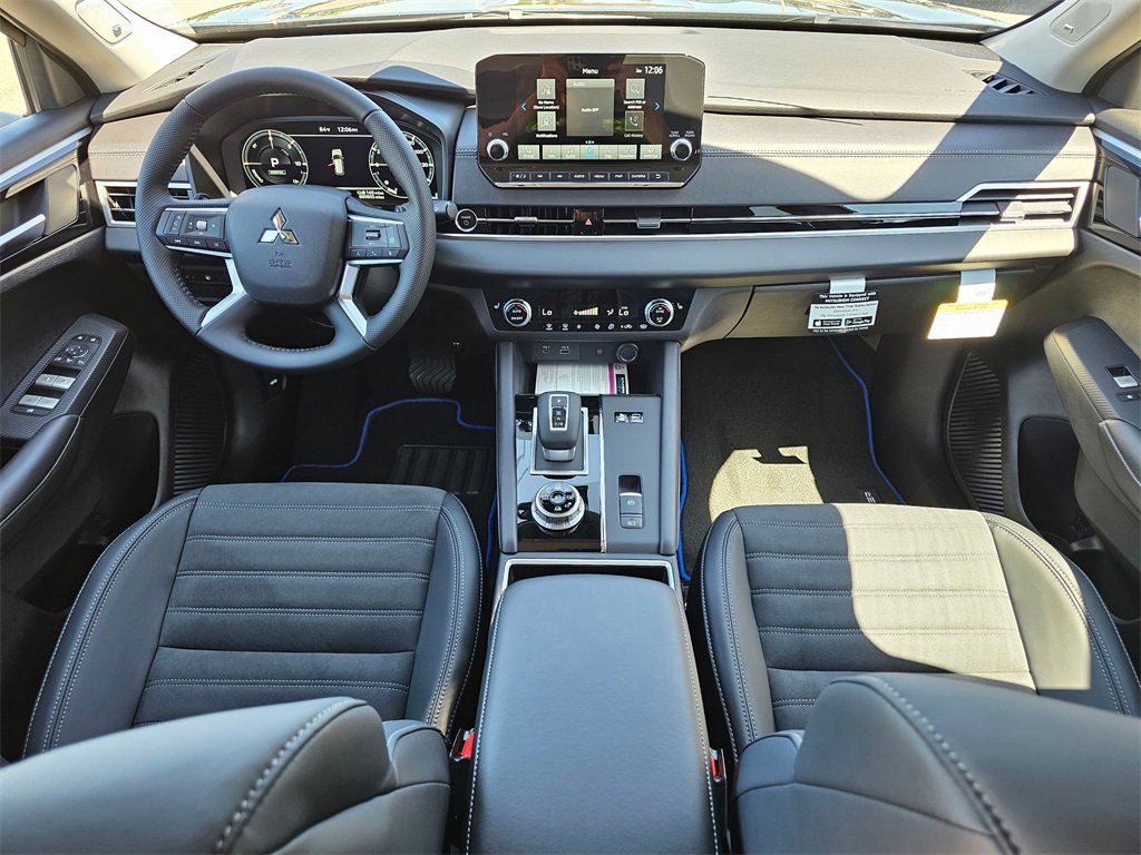 New 2025 Mitsubishi Outlander SE image 6