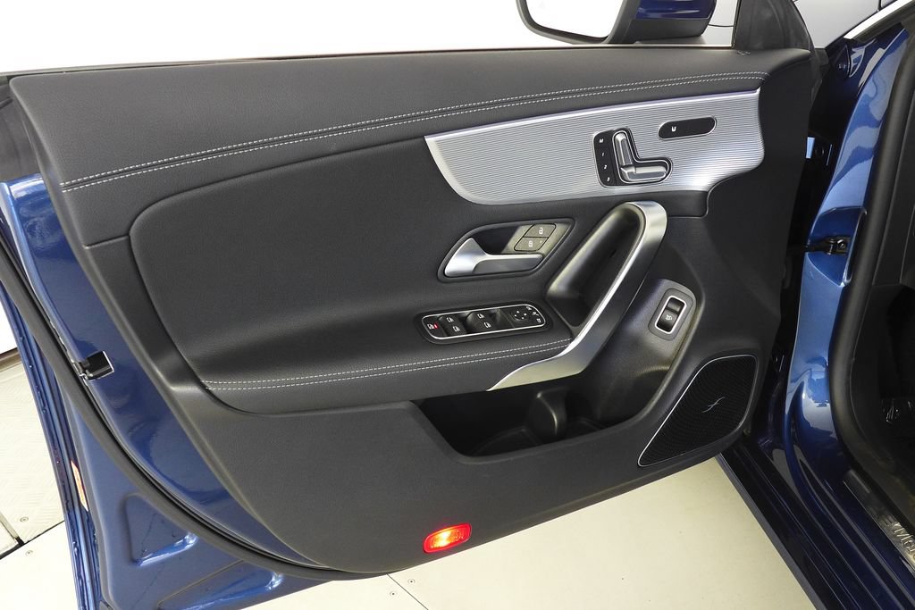 Used 2020 Mercedes-Benz CLA 250 image 11