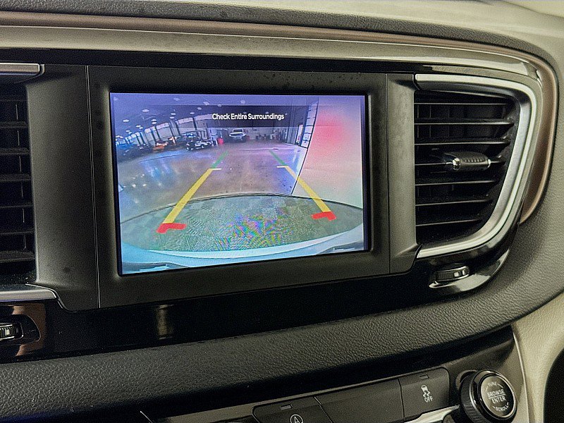 Used 2023 Chrysler Voyager LX image 15