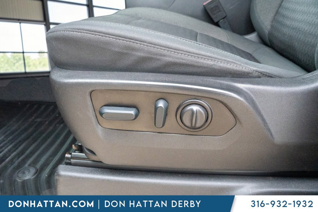 Used 2022 Chevrolet Silverado 1500 RST w/ Safety Package AWD/4WD image 17
