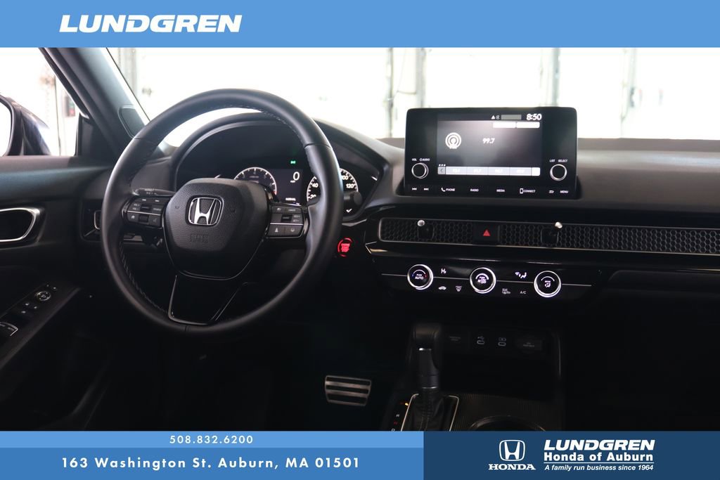 Used 2025 Honda Civic Sport image 4