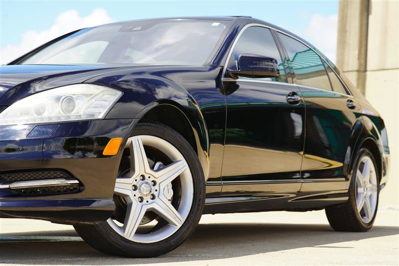 Used 2010 Mercedes-Benz S 550 4MATIC image 9