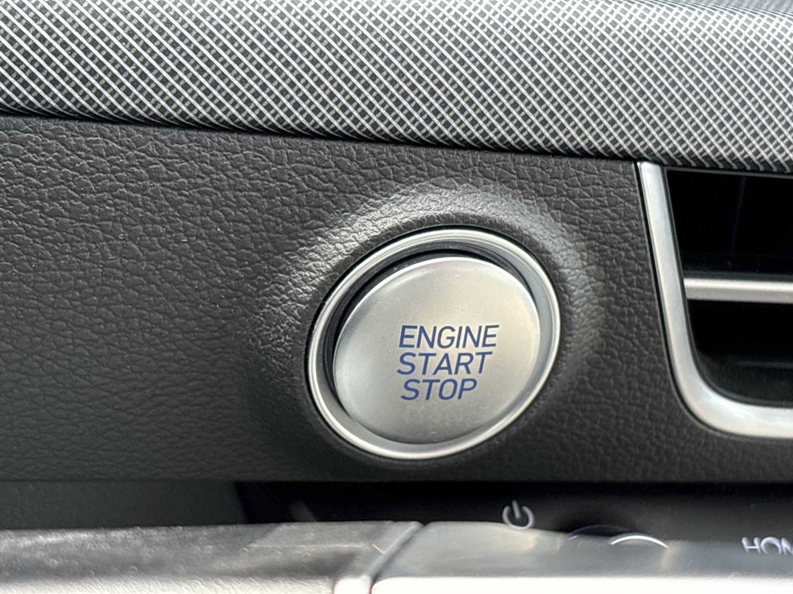 Used 2025 Hyundai Sonata SEL FWD image 16