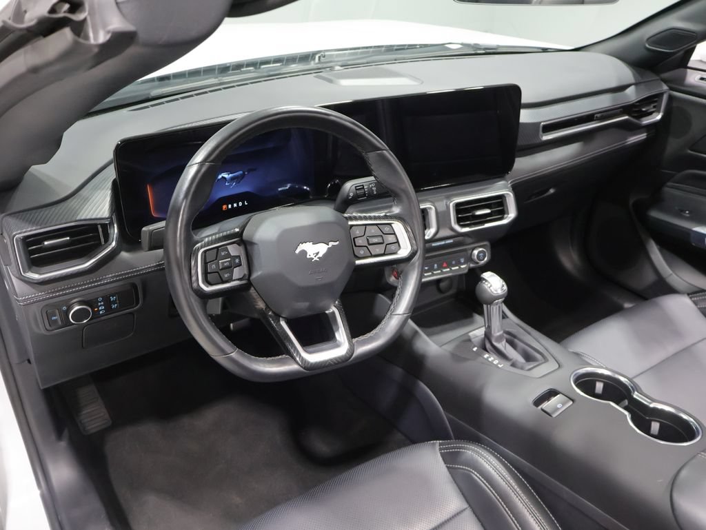 Used 2025 Ford Mustang Premium RWD image 21