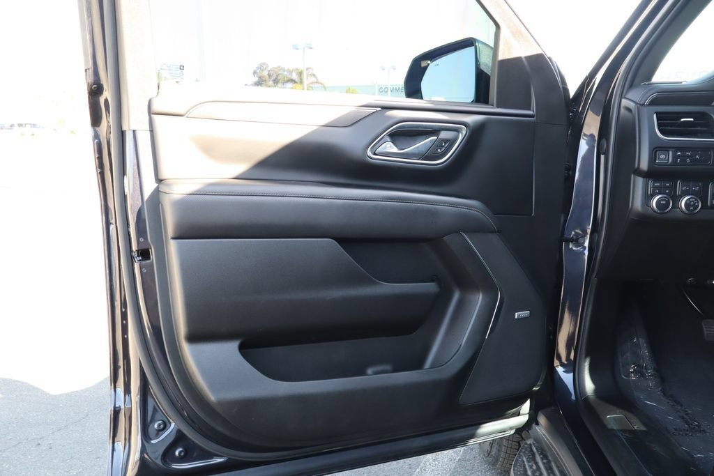 Used 2023 GMC Yukon XL AT4 w/ Max Trailering Package AWD/4WD image 17