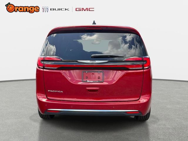 Used 2025 Chrysler Pacifica Select FWD image 4