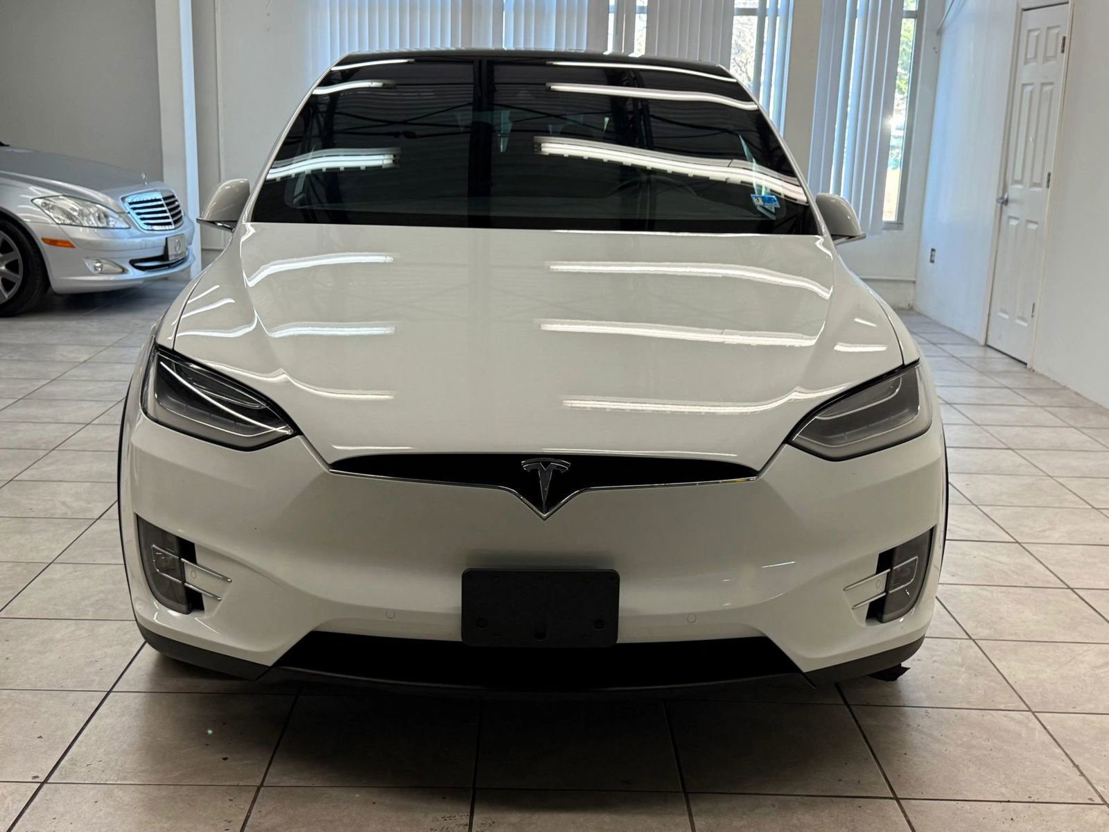 Used 2016 Tesla Model X 75D AWD/4WD image 2