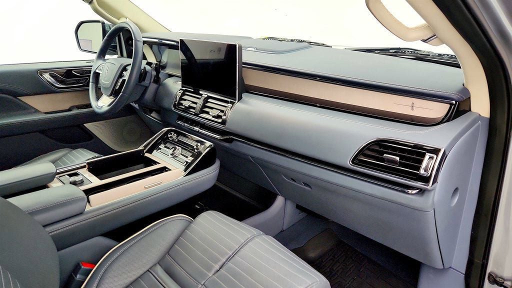 Used 2022 Lincoln Navigator L Black Label image 26