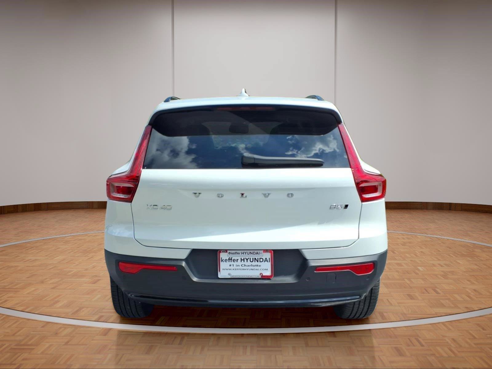 Used 2024 Volvo XC40 B5 Ultimate w/ Protection Package Premier AWD/4WD image 5