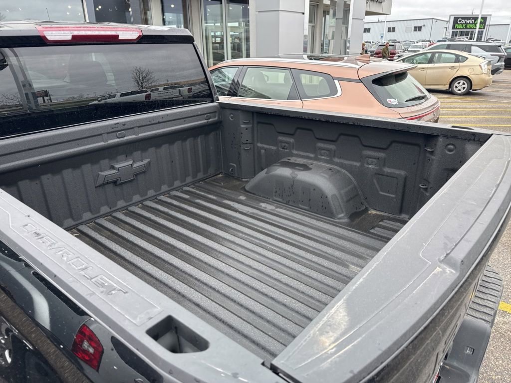 Used 2024 Chevrolet Silverado 1500 RST AWD/4WD image 9