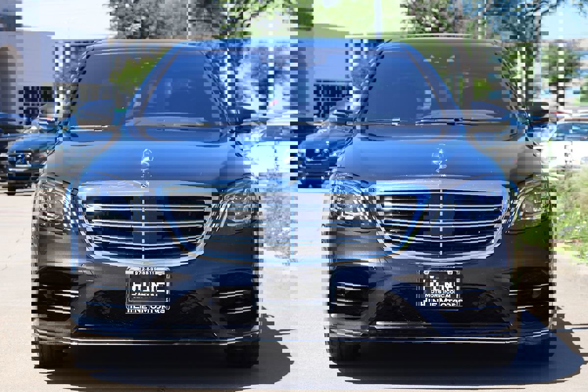 Used 2019 Mercedes-Benz S 560 Sedan w/ AMG Line Exterior image 4