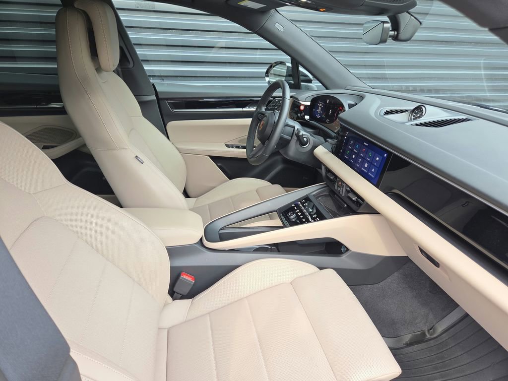 Certified 2025 Porsche Macan 4S Electric image 18
