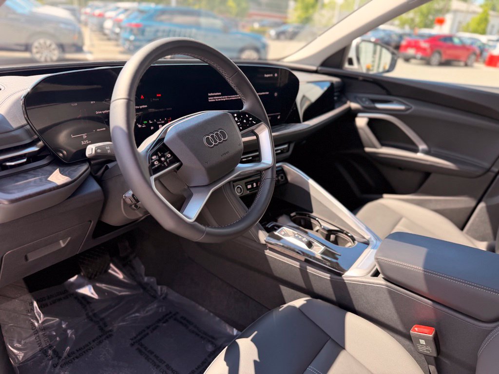 Certified 2025 Audi Q5 Premium w/ Convenience Package AWD/4WD image 11