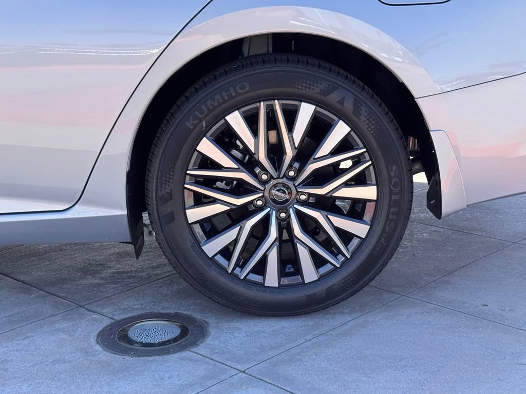 New 2026 Nissan Altima 2.5 SV FWD image 10