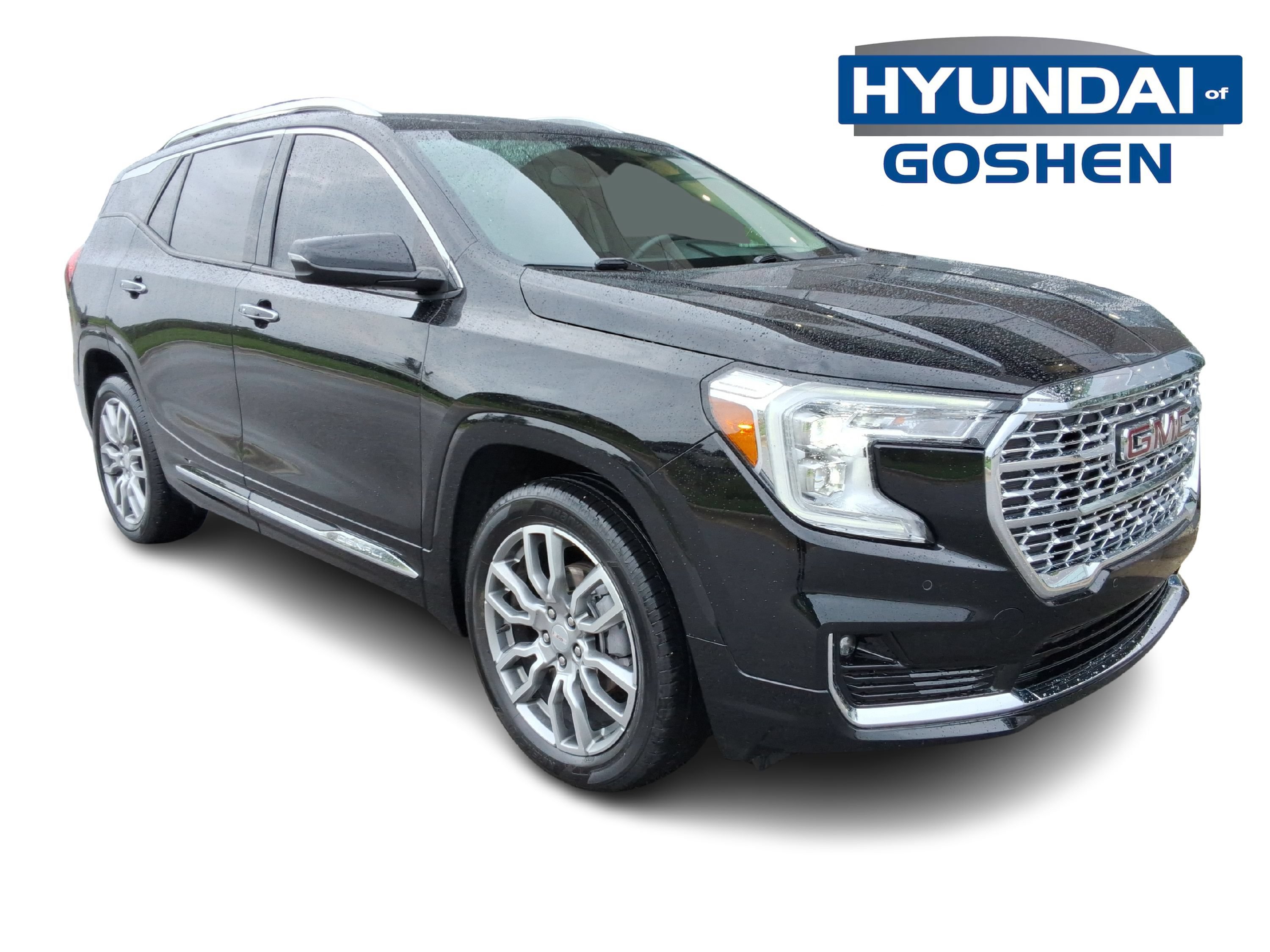 Used 2023 GMC Terrain Denali w/ LPO, Floor Liner Package AWD/4WD image 3