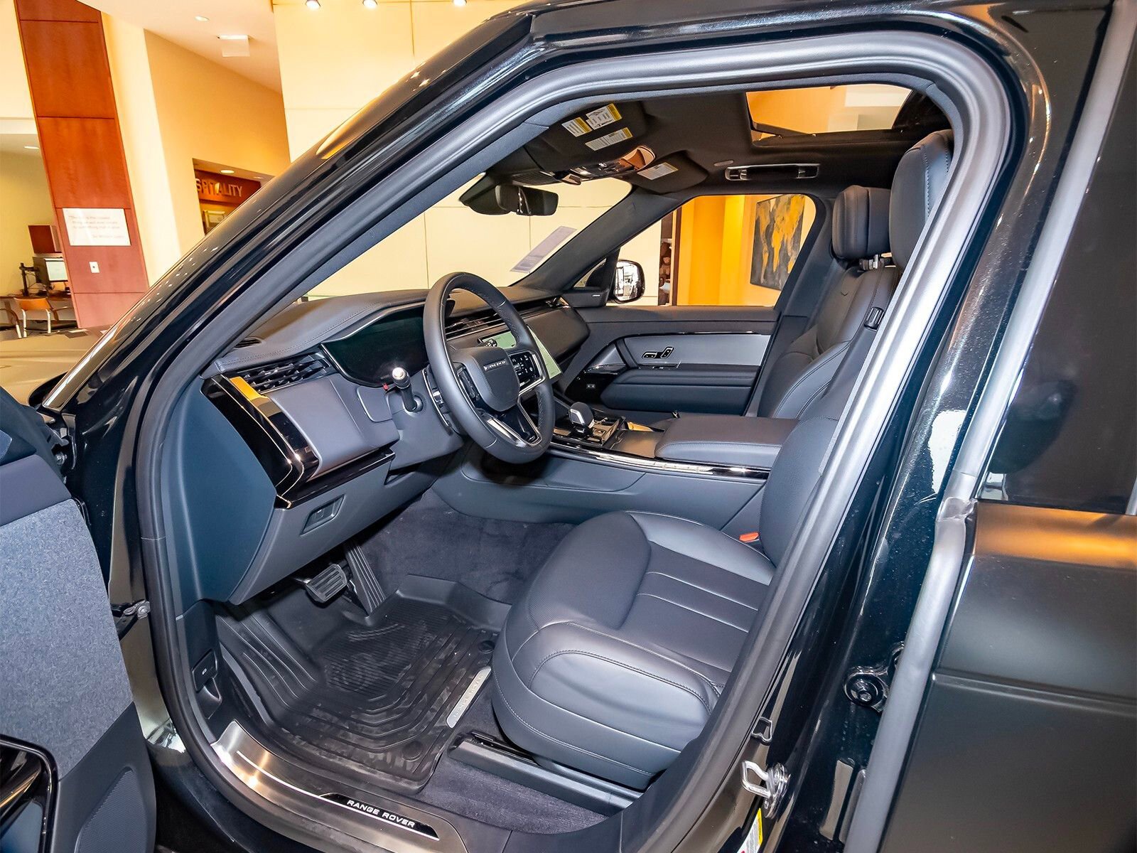 New 2025 Land Rover Range Rover Sport SE image 35