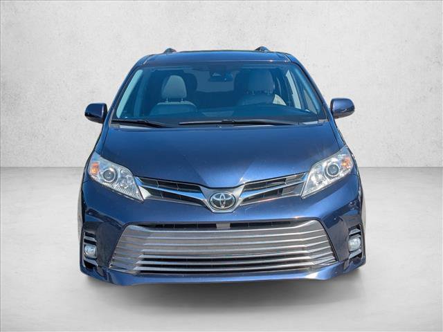 Used 2020 Toyota Sienna XLE w/ Entertainment Package FWD video 2