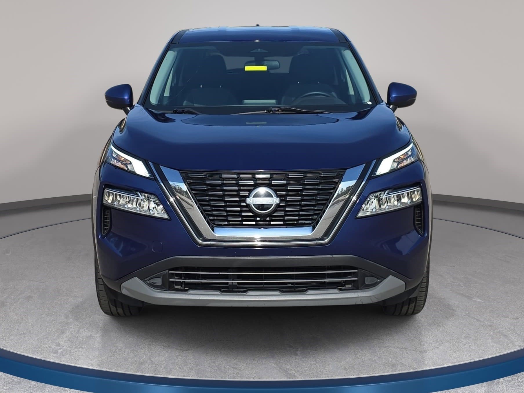 Used 2022 Nissan Rogue SV image 2