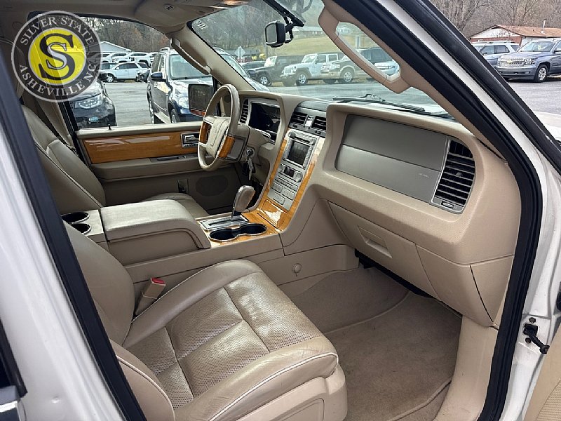 Used 2008 Lincoln Navigator L 4WD image 17