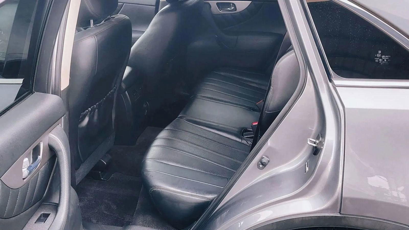 Used 2017 INFINITI QX70 AWD w/ Premium Package image 14