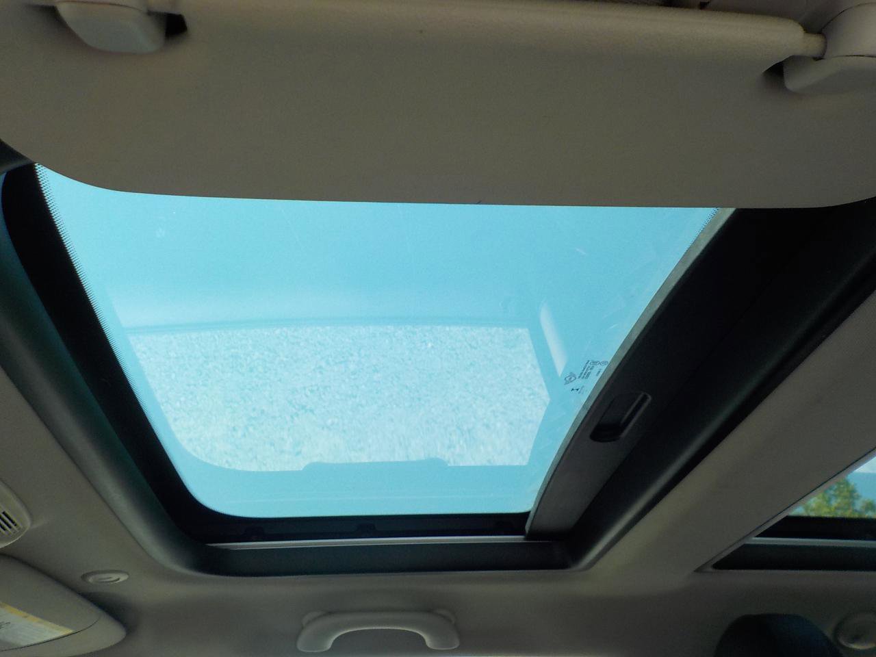 Used 2015 MINI Cooper 2-Door Hardtop FWD image 18