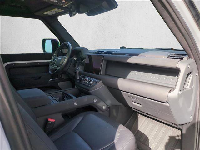 Used 2023 Land Rover Defender 130 X-Dynamic SE image 25