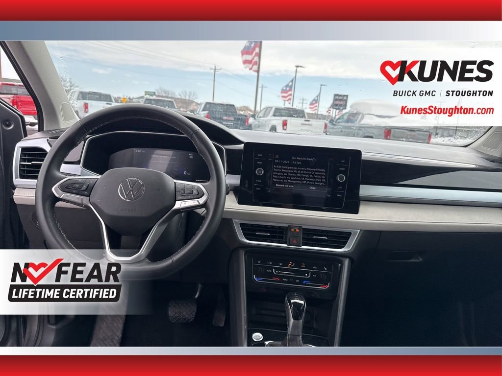 Used 2025 Volkswagen Taos SE AWD/4WD image 39