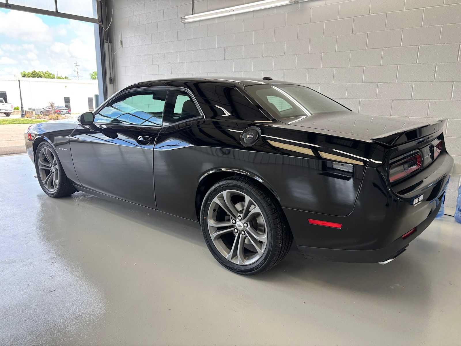 Used 2020 Dodge Challenger R/T RWD image 8