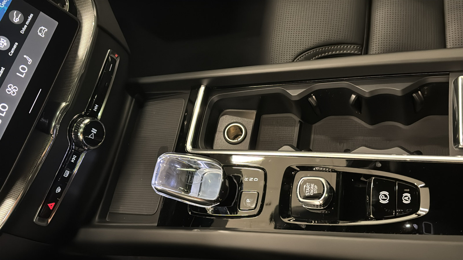 New 2026 Volvo XC60 B5 Ultra w/ Protection Package Premier AWD/4WD image 19
