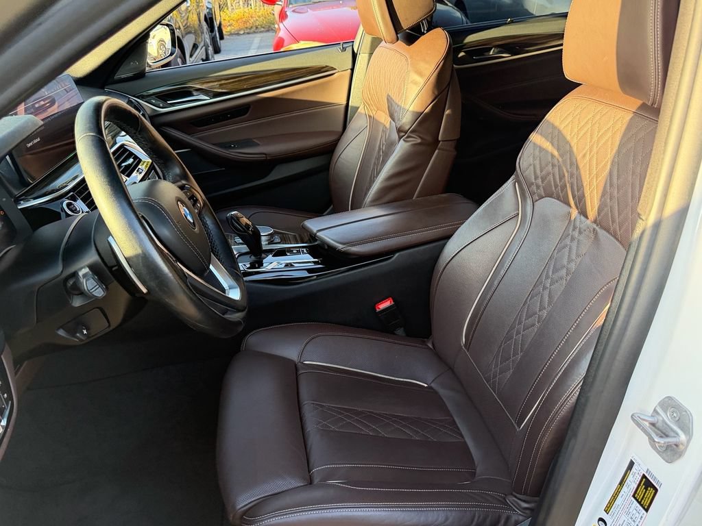 Used 2021 BMW 540i w/ Premium Package RWD image 10