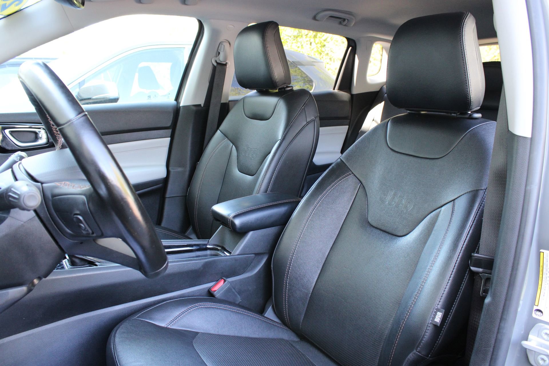 Used 2022 Jeep Compass Limited AWD/4WD image 16