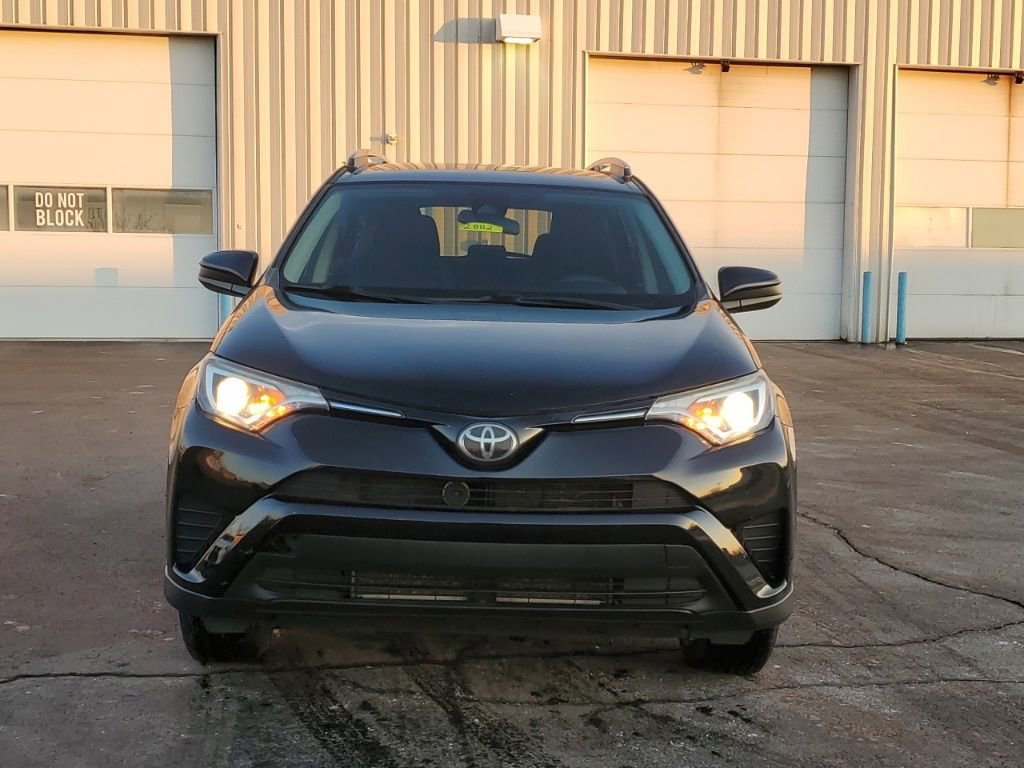 Used 2018 Toyota RAV4 LE image 2