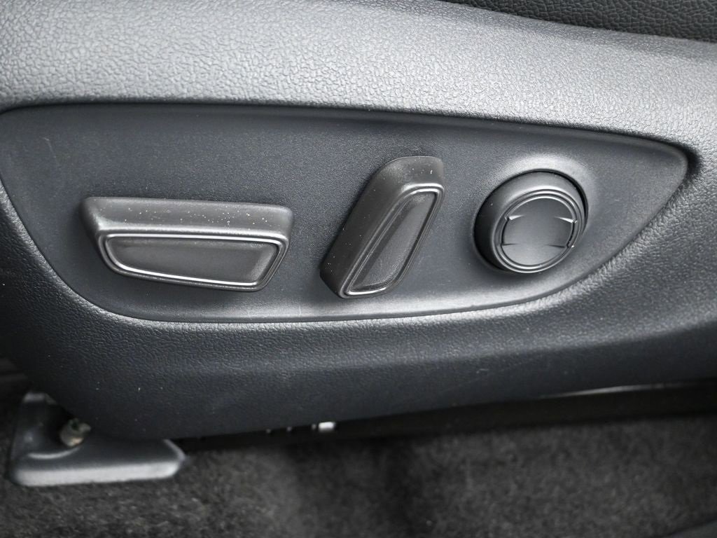 Used 2025 Toyota RAV4 XLE image 11