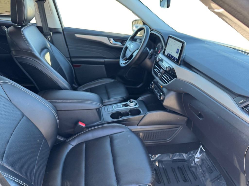 Used 2022 Ford Escape SEL image 15